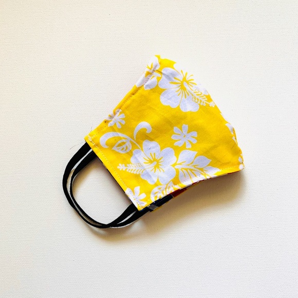 NEW Handmade Hawaiian Hibiscus Print Face Mask in Yellow - Picture 4 of 4